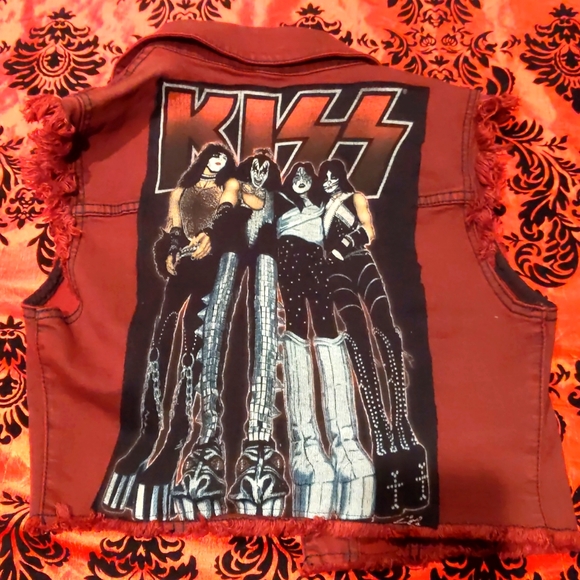 Tops - Kiss diy metal vest